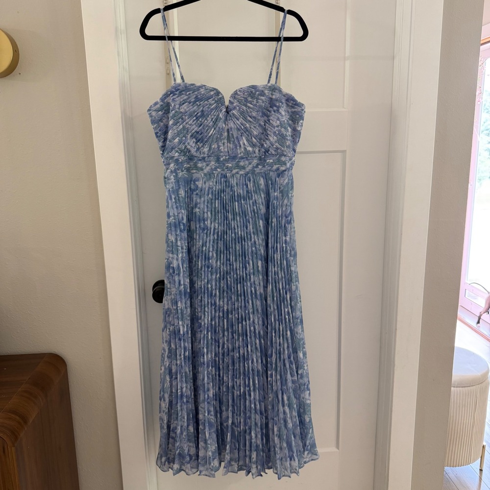 Astr Pleated Spaghetti Strap Midi Dress in Blue Floral